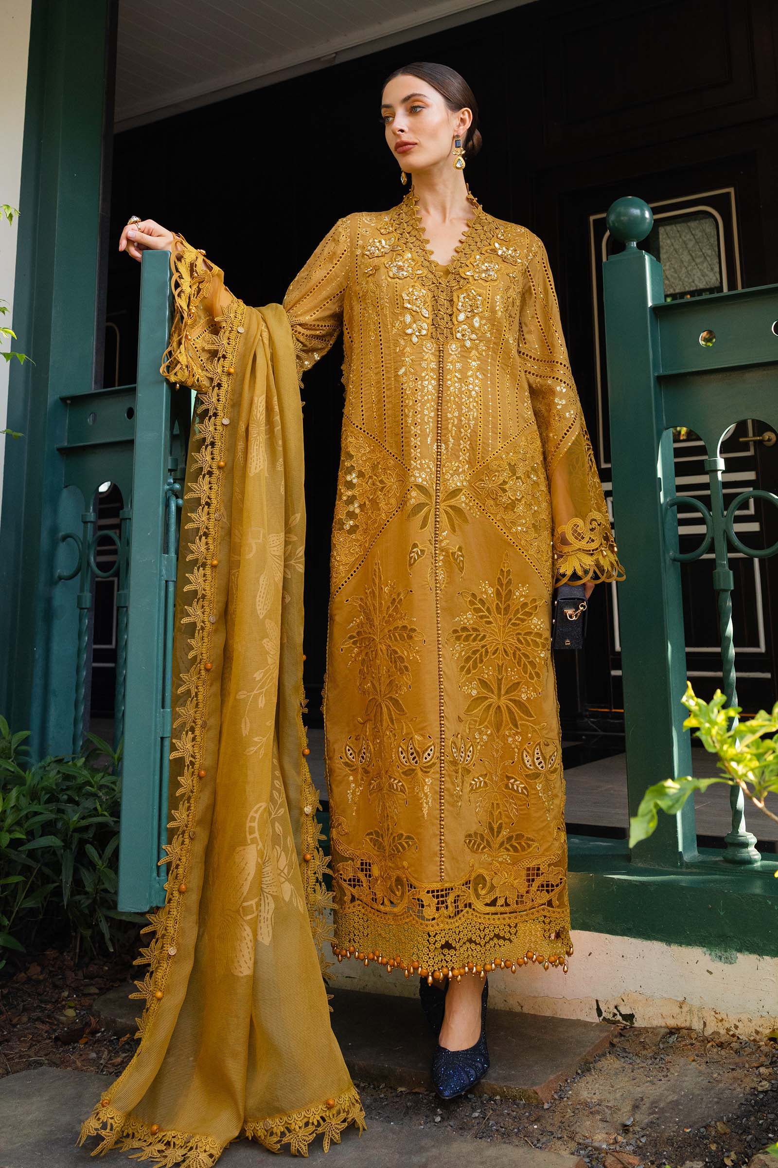 MARIA B LUXURY LAWN UNSTITCHED 3 PIECE