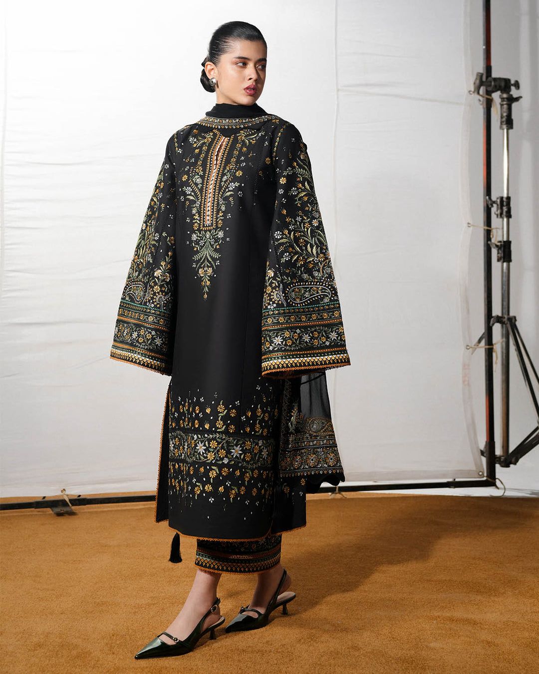 JUGNU LUXURY LAWN -D3